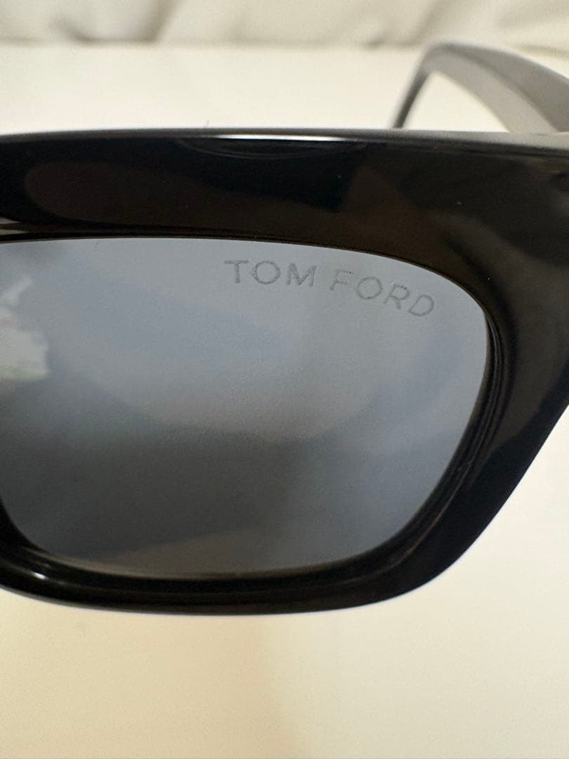 め*る様 TOM FORD ブラック サングラス TF-803K