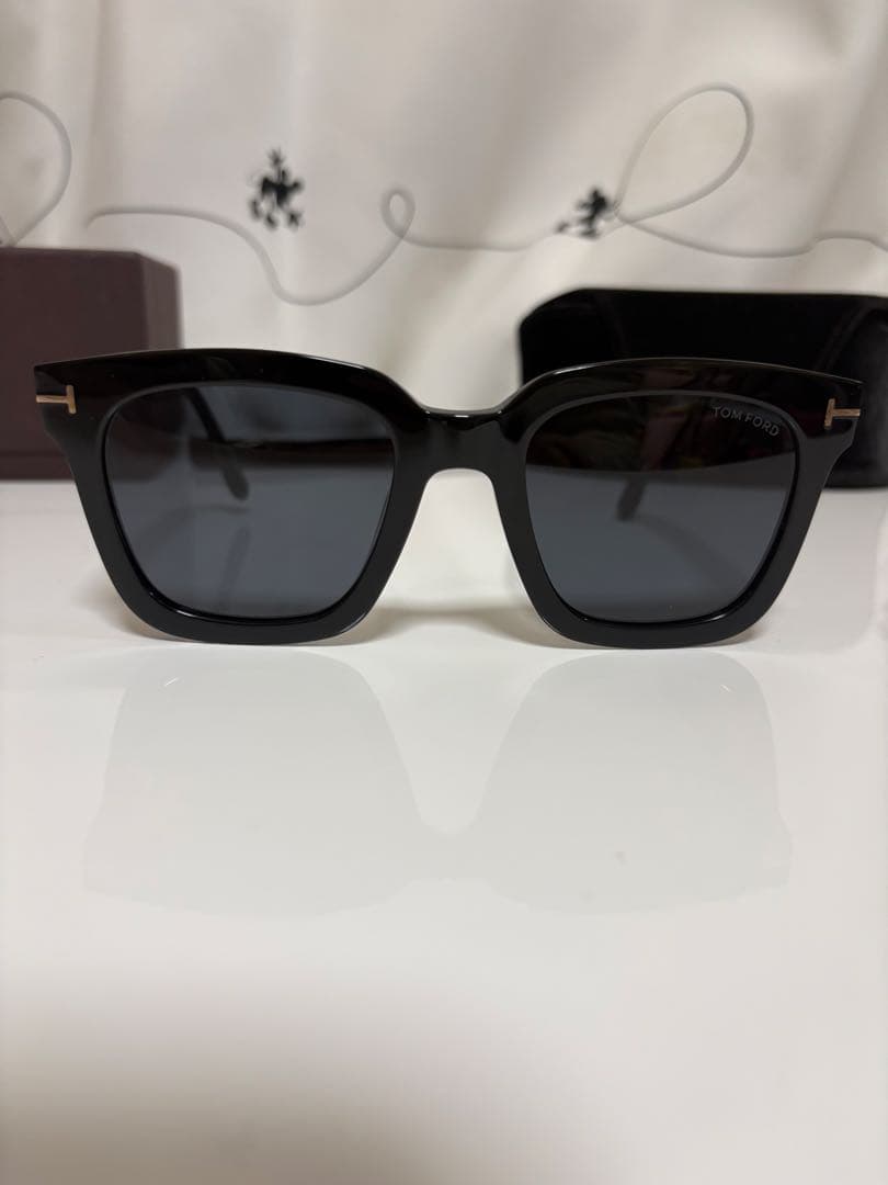 め*る様 TOM FORD ブラック サングラス TF-803K