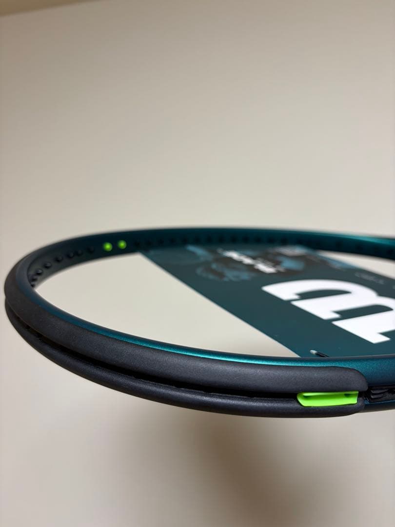 Wilson Blade 98インチ G2ラケットバック、ガット付