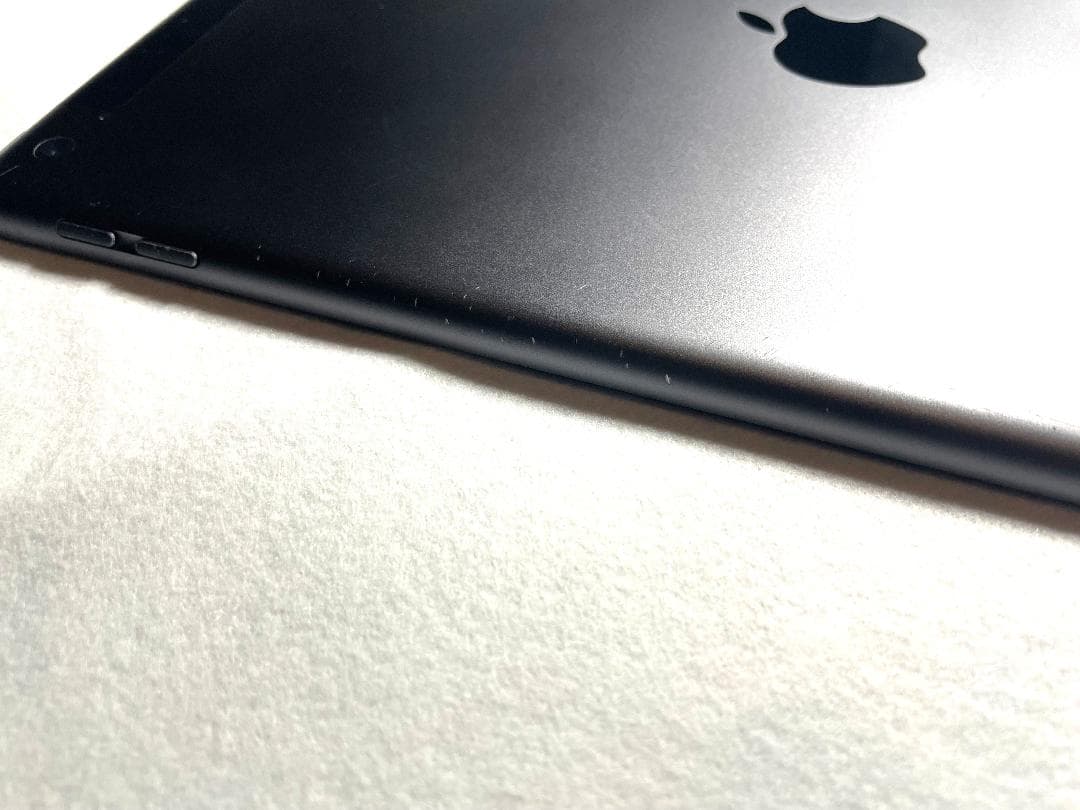 iPad 第8世代 32GB WI-fi+Cellularモデル スペースグレー