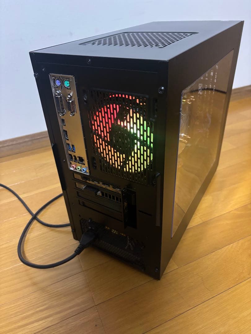 ほんのり光る！自作ゲーミングPC中古！i7 SSDでサクサク！
