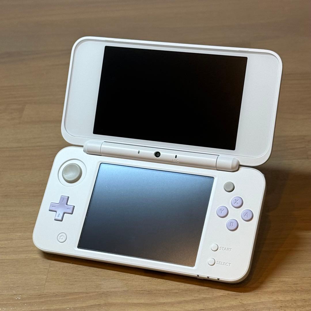 4-156【美品】Newニンテンドー2DS LL ホワイト×ラベンダー 箱付き