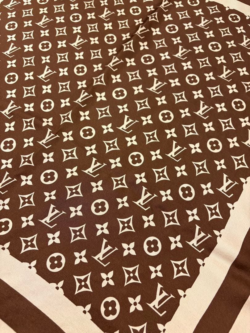 【美品】⭐︎LOUIS VUITTON ルイヴィトンシルクモノグラムスカーフ⭐︎