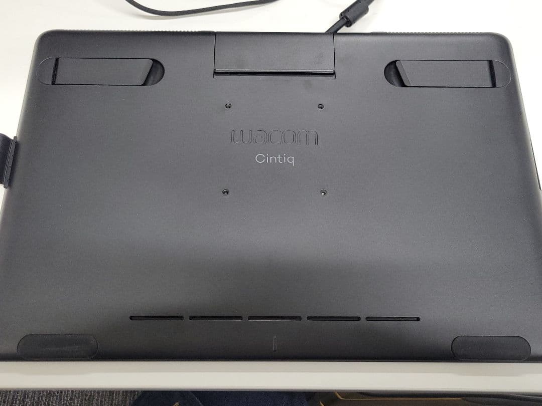 美品 Wacom Cintiq 16 DTK-1660 液晶ペンタブレット