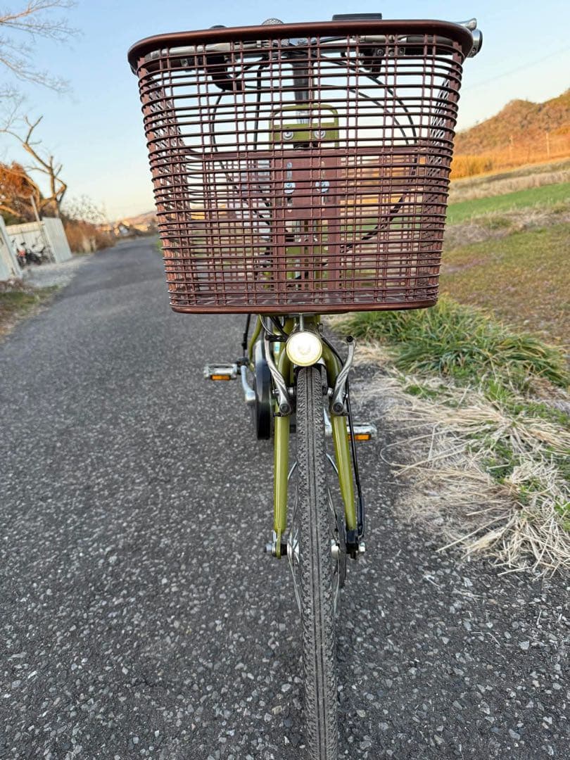 オリーブグリーン 電動アシスト自転車 前カゴ付き