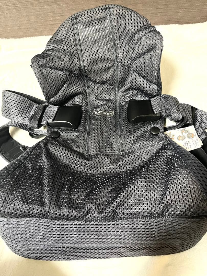 綺麗　ベビービョルン　BABY CARRIER ONE KAI AIR 抱っこ紐