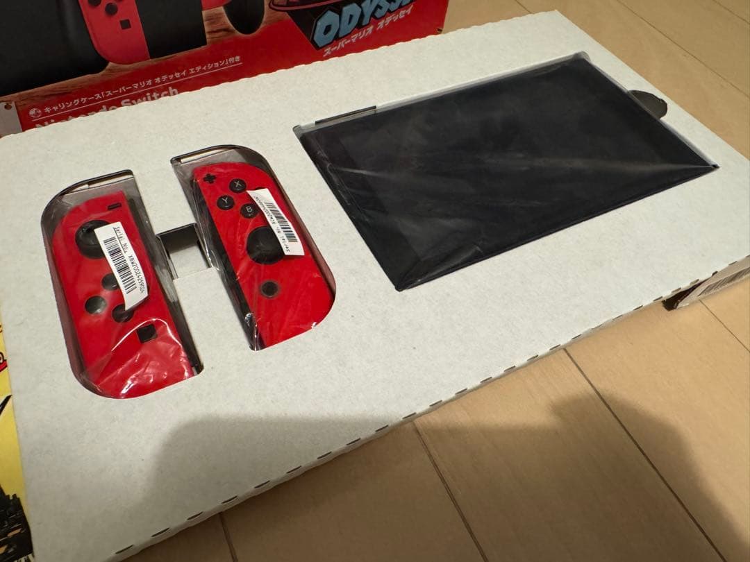 数回のみ　希少　Nintendo Switch 本体　箱付　マリオコラボ