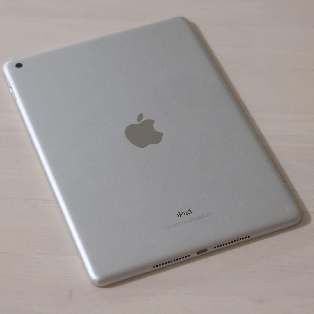 iPad (第5世代) Wi-Fiモデル 32GB シルバー