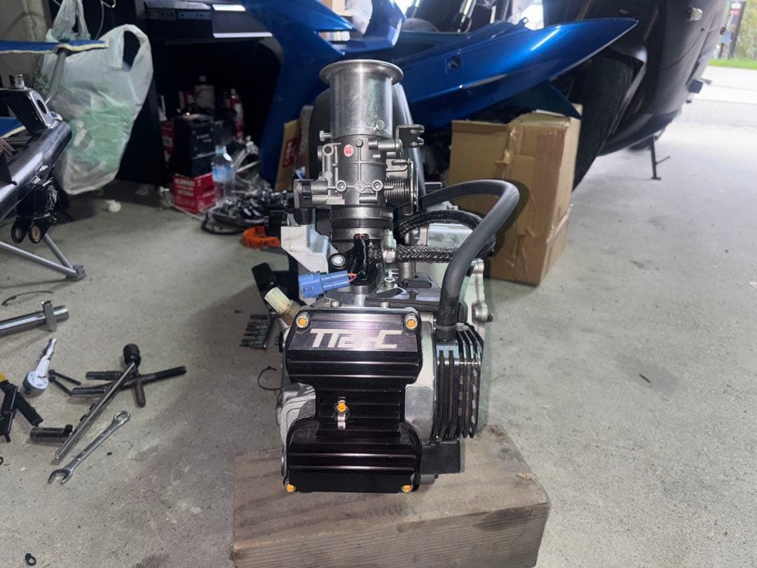 シグナスx4型前期　TRHC 198cc エンジン本体