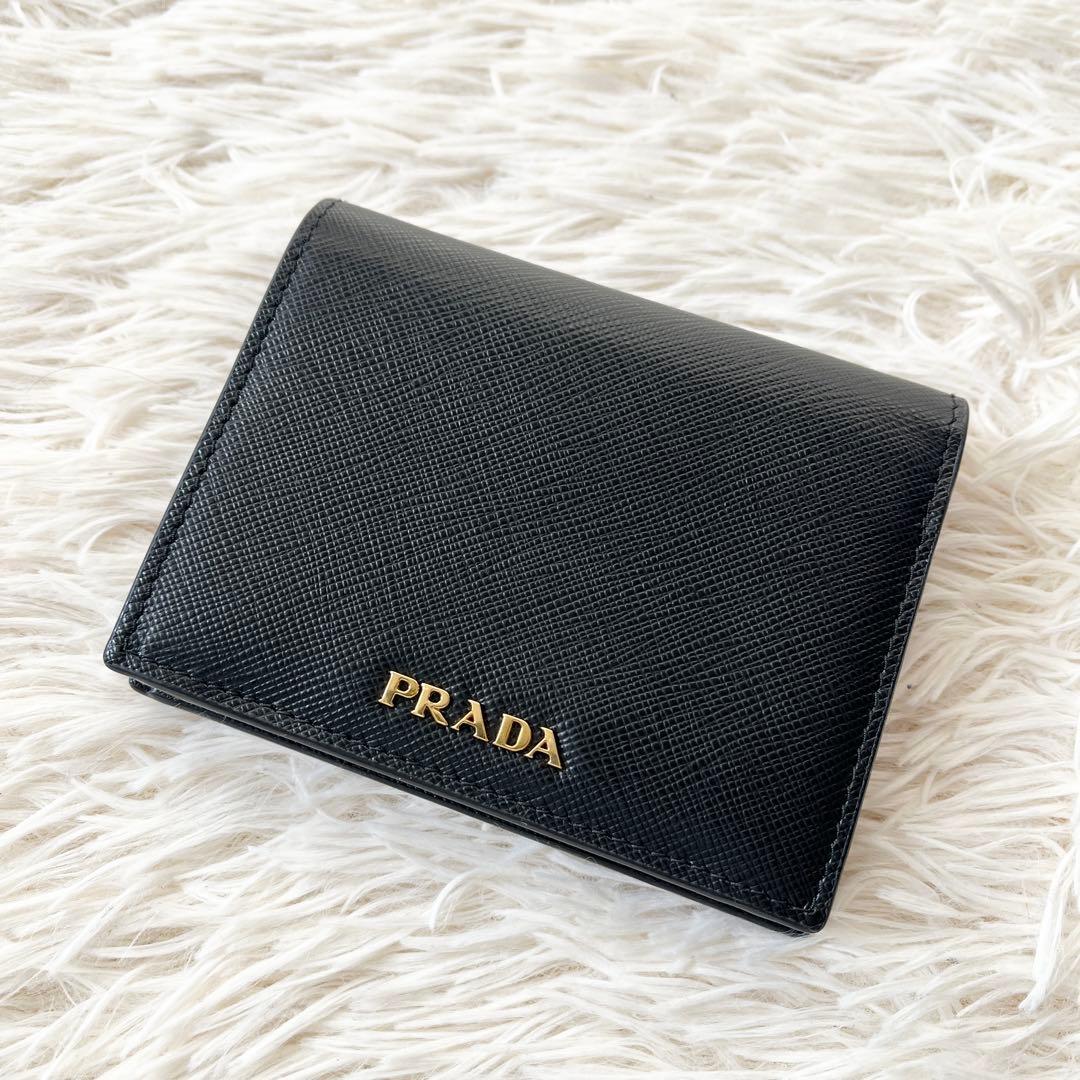 美品✨PRADA プラダ　二つ折り財布　サフィアーノ　ブラック　1mv204