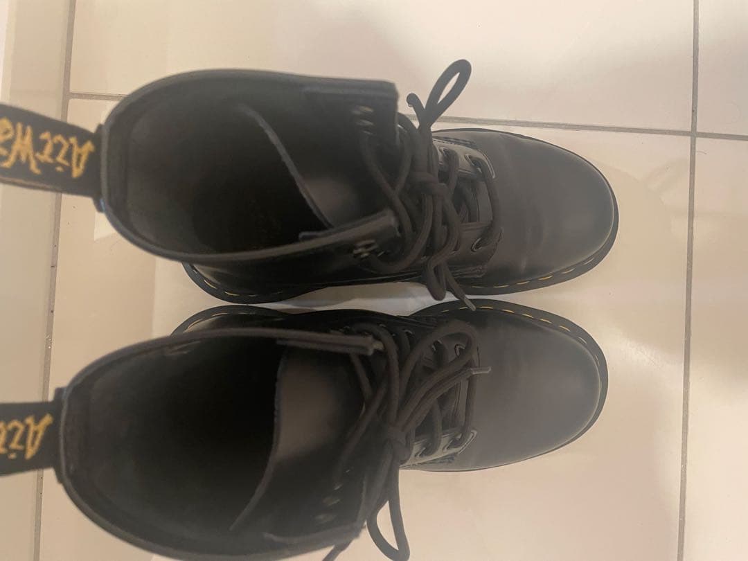 【美品】Dr. Martens ドクターマーチン8ホールブーツ 23cm
