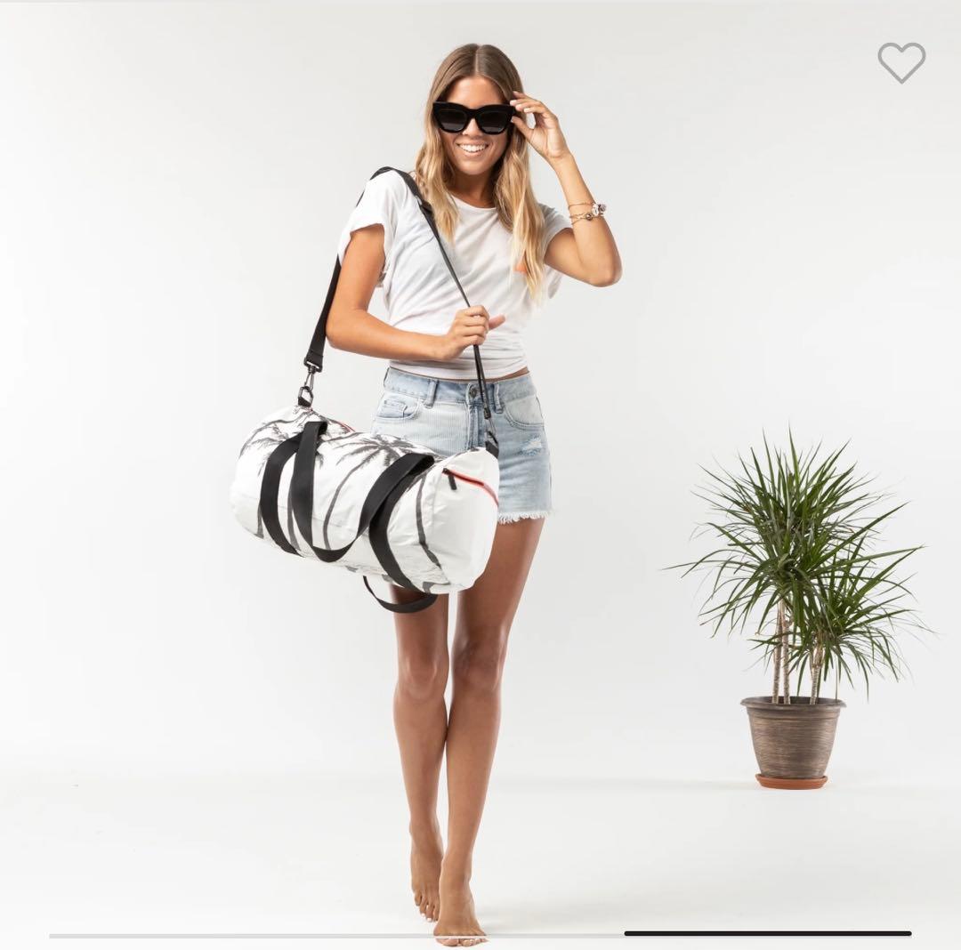 新品未使用　アロハコレクション　DUFFLE