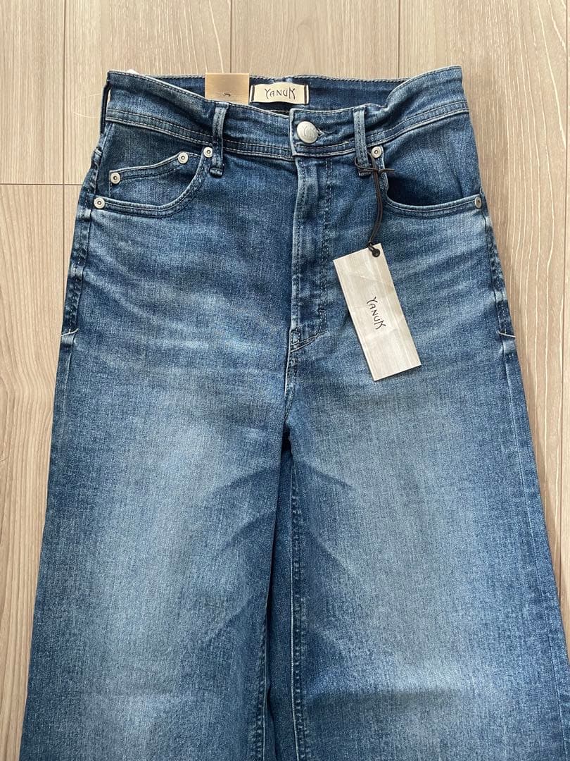 【タグ付き】YANUK ワイドフレア Vintage風加工 ブルーデニム 25