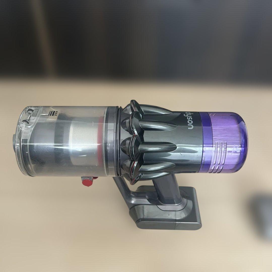 商品説明お読みください※訳あり‼︎充電出来ません‼︎Dyson 掃除機　SV18