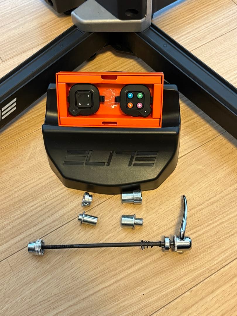 祝日限定ほぼ新品ELITE RIVO ZWIFT COGとCLICK付き