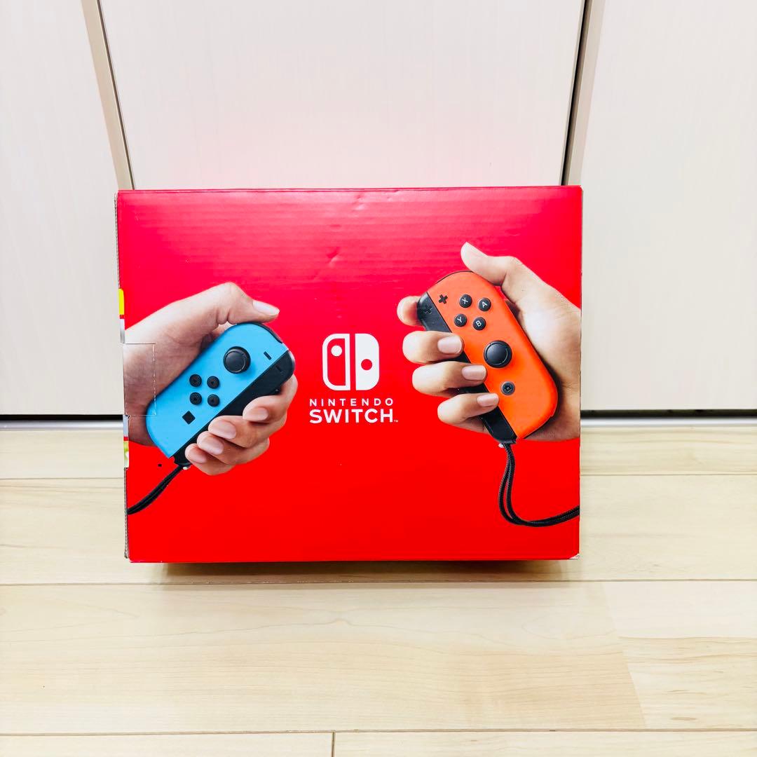 【美品】2024年モデル　Nintendo Switch スイッチ　本体