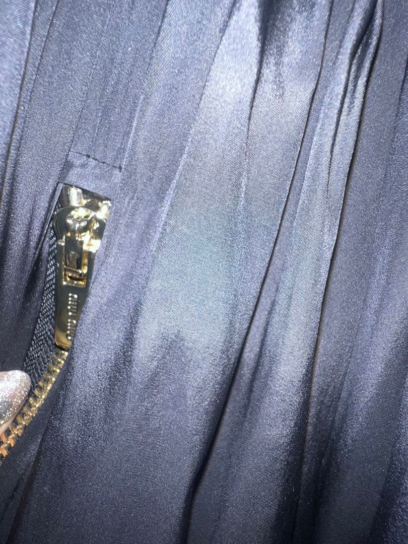 ミュウミュウ Miu Miu 23年 テクニカルシルク フルスカート ロゴラバー