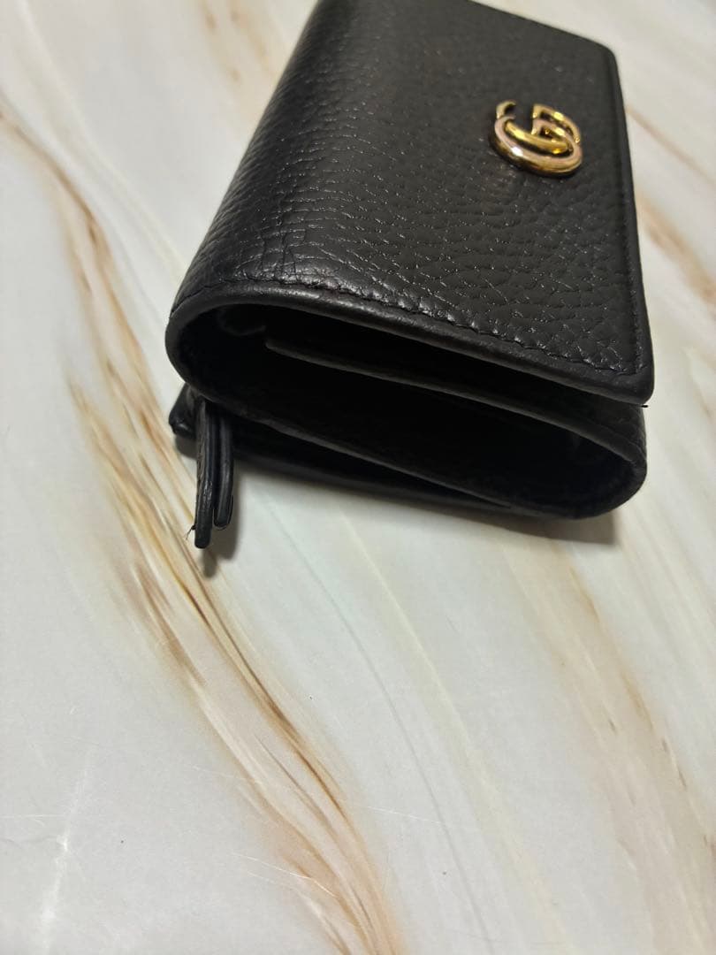 GUCCI GGマーモント ブラック レザー 三つ折り財布