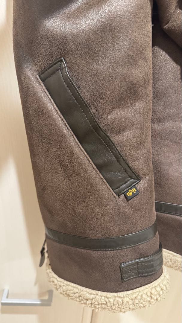 Alpha Industries B-3フライトジャケット ムートンジャケッ