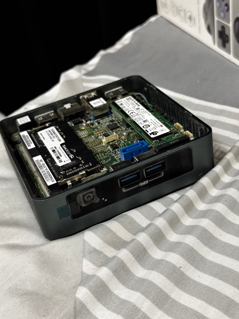 ミニPC intel nuc i3