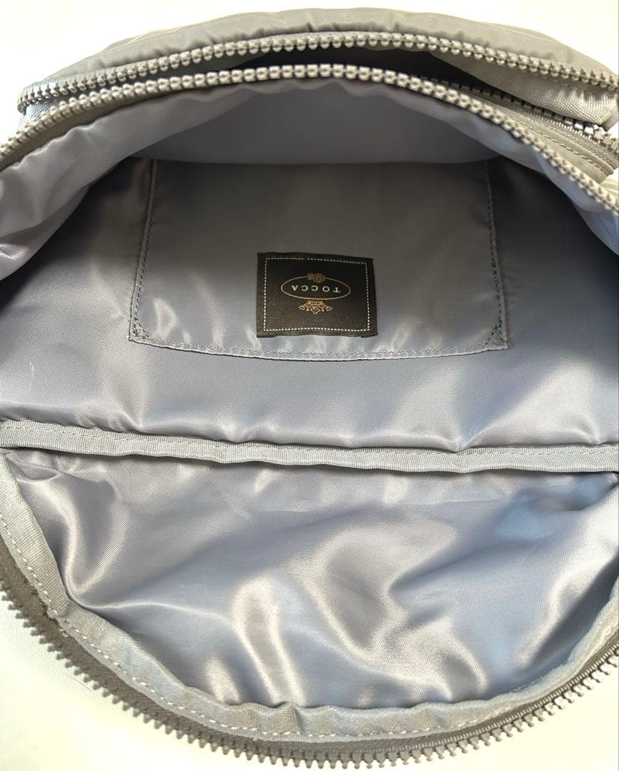 TOCCA METRO BODYBAG グレー