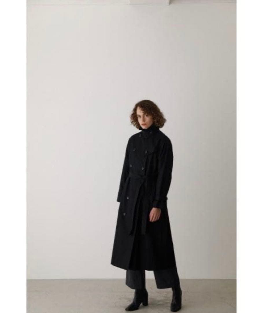 リムアーク　Back flap detail trench coat