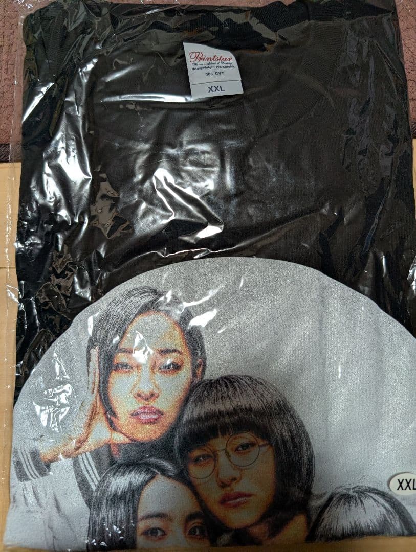 新しい学校のリーダーズ　公式2020年末だけ売られた貴重なＴシャツ 超レア！！