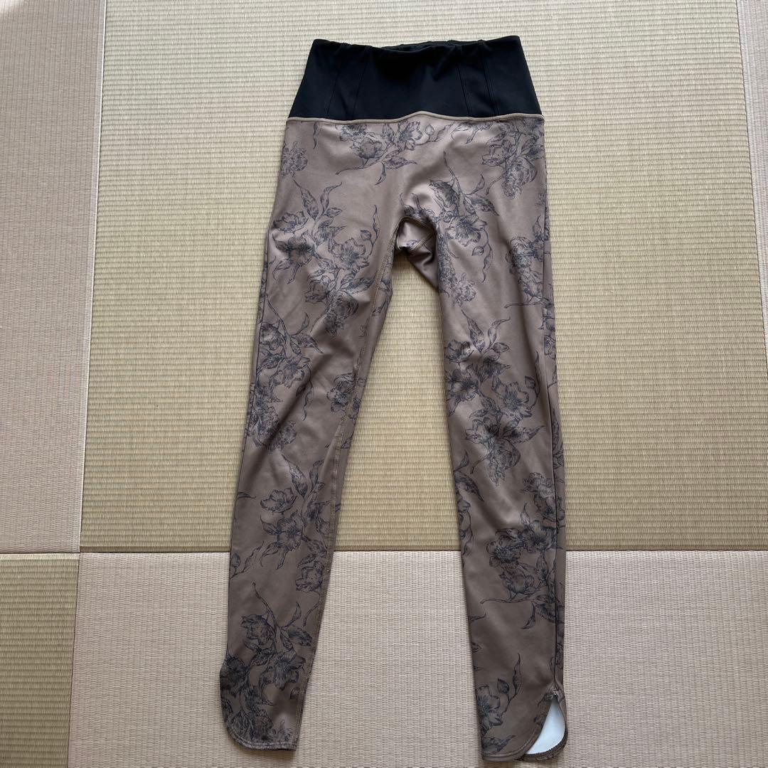 SUKALA ヨガウェア 花柄セット　Sサイズ