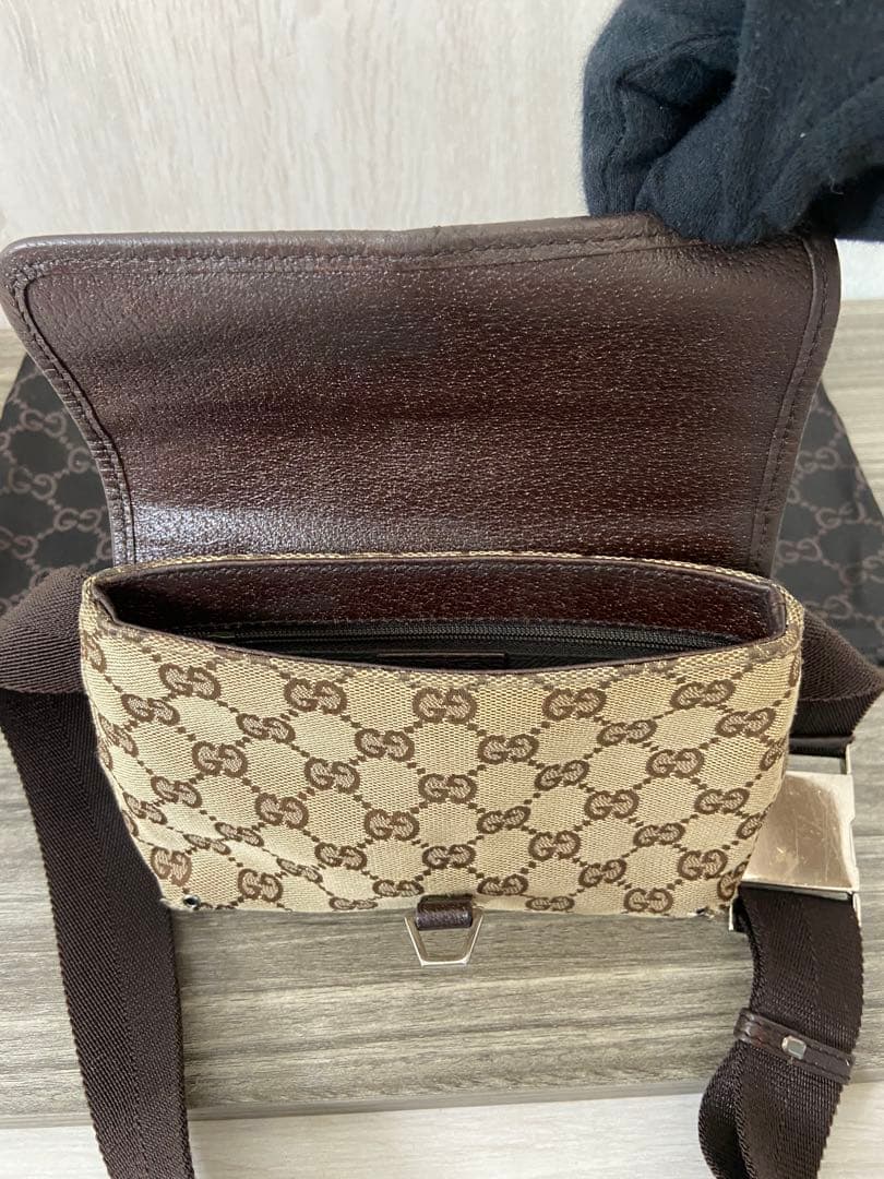 GUCCI ボディバッグ　ショルダーバッグ　GG柄　キャンバス　レザー　ベージュ
