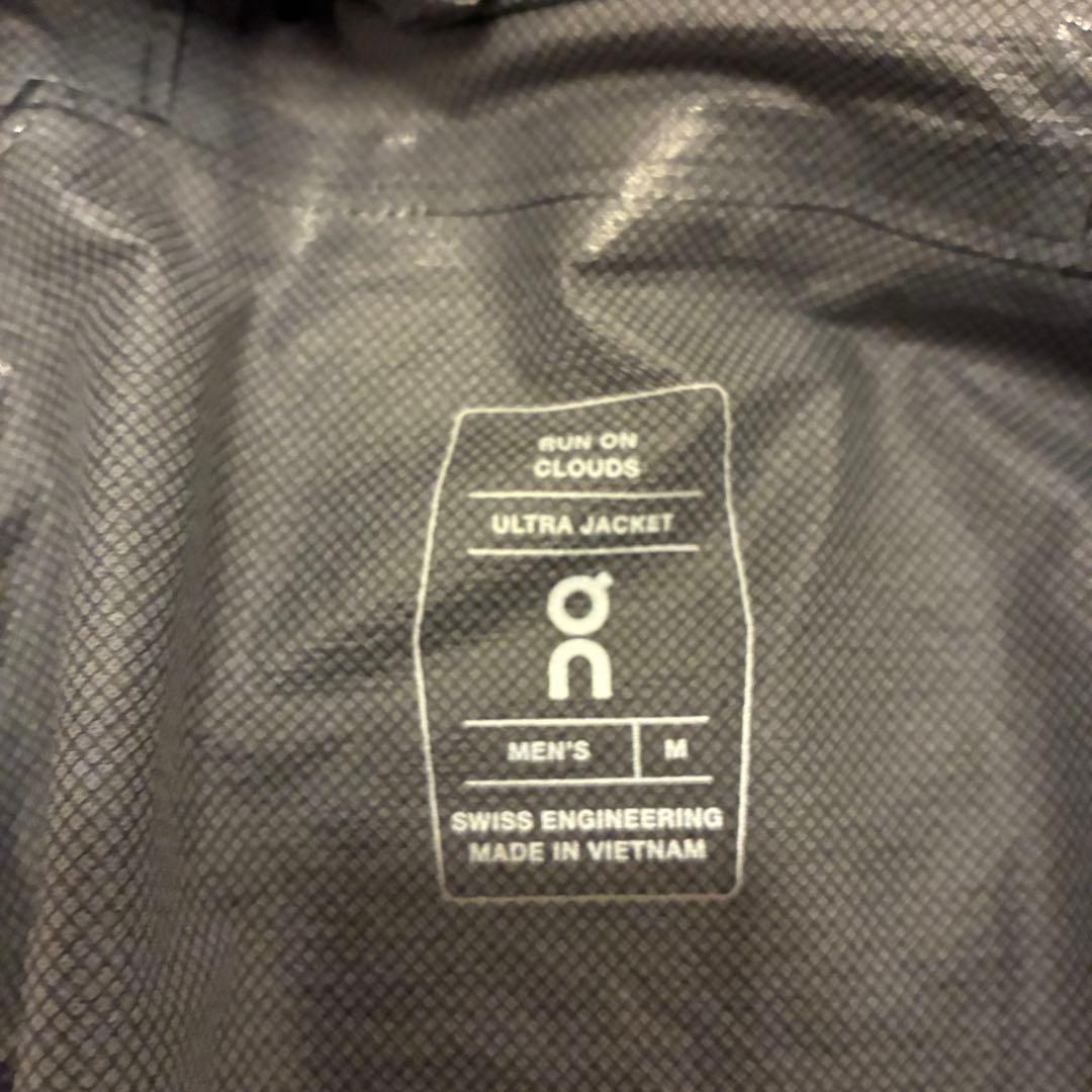 On Ultra Jacket メンズ M ブラック