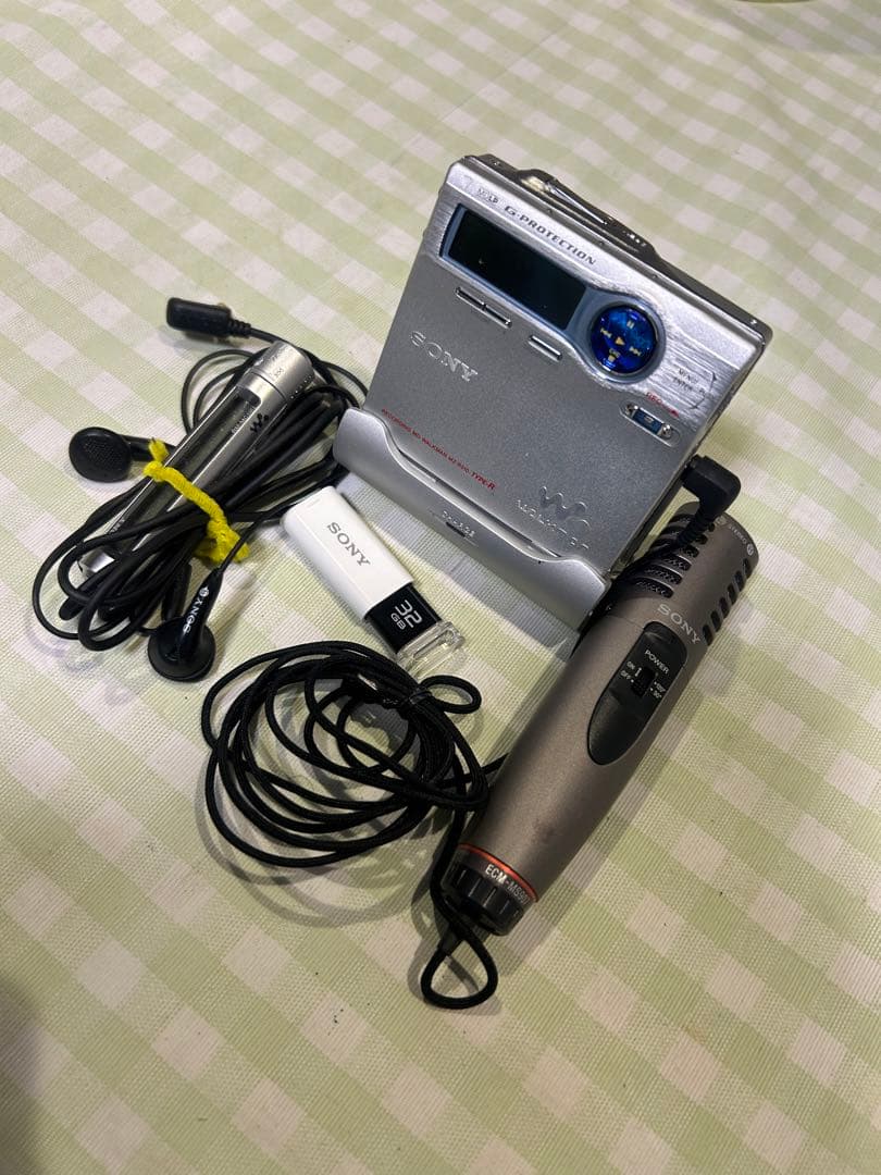 ポータブルプレーヤー Sony Walkman MZ-R910