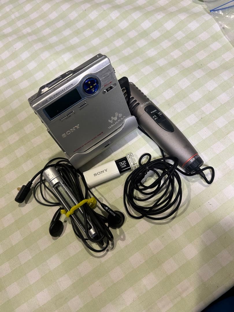 ポータブルプレーヤー Sony Walkman MZ-R910