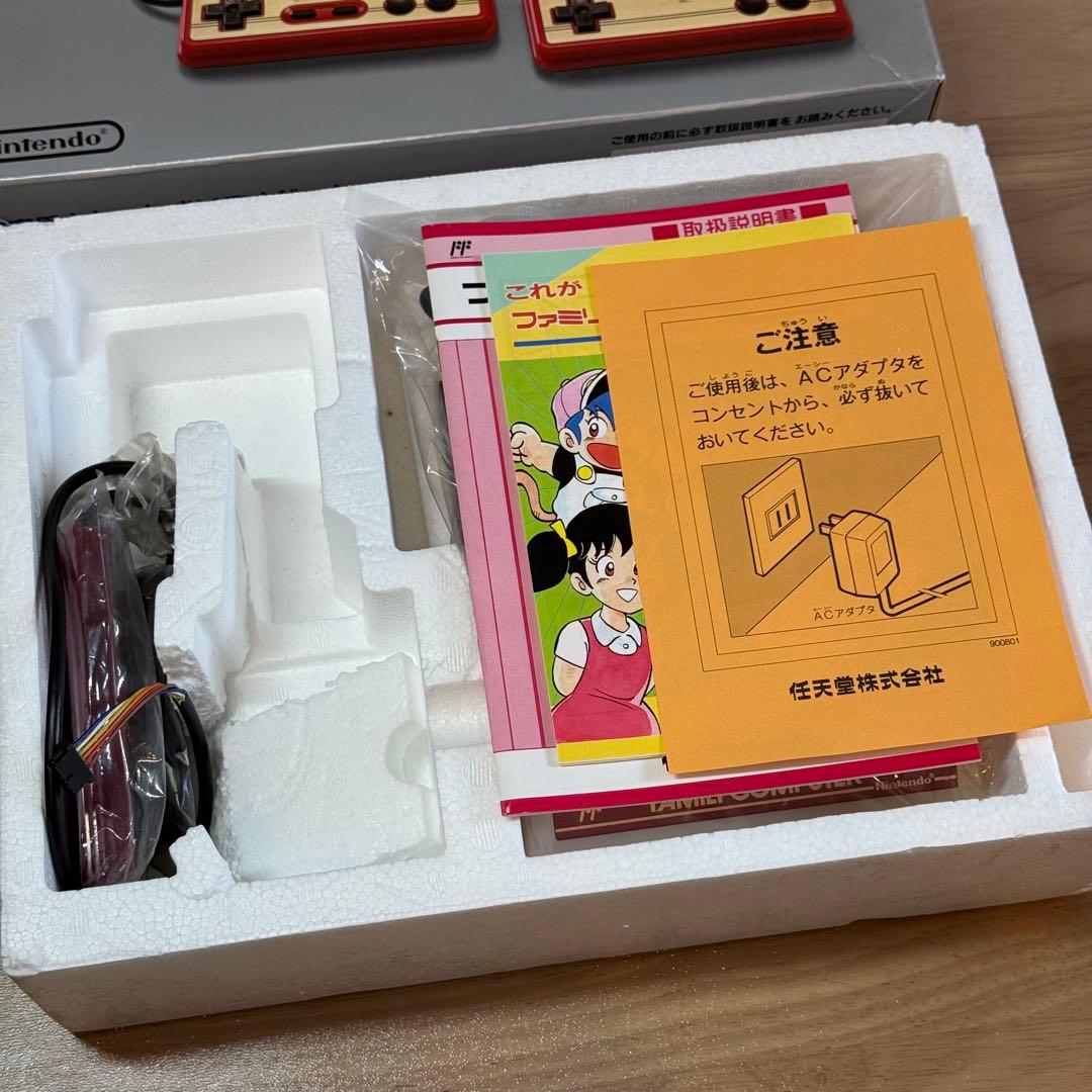 6-216【新品未開封】任天堂 初代 ファミリーコンピュータ HVC-001