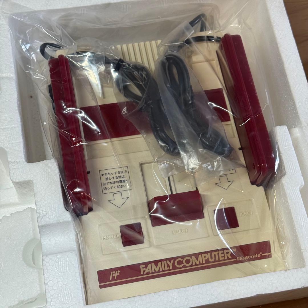6-216【新品未開封】任天堂 初代 ファミリーコンピュータ HVC-001
