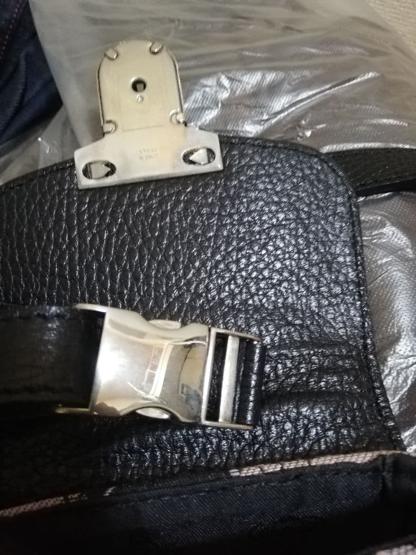 Vivienne Westwood ヴィヴィアン ベルトバッグ　鍵付き美品