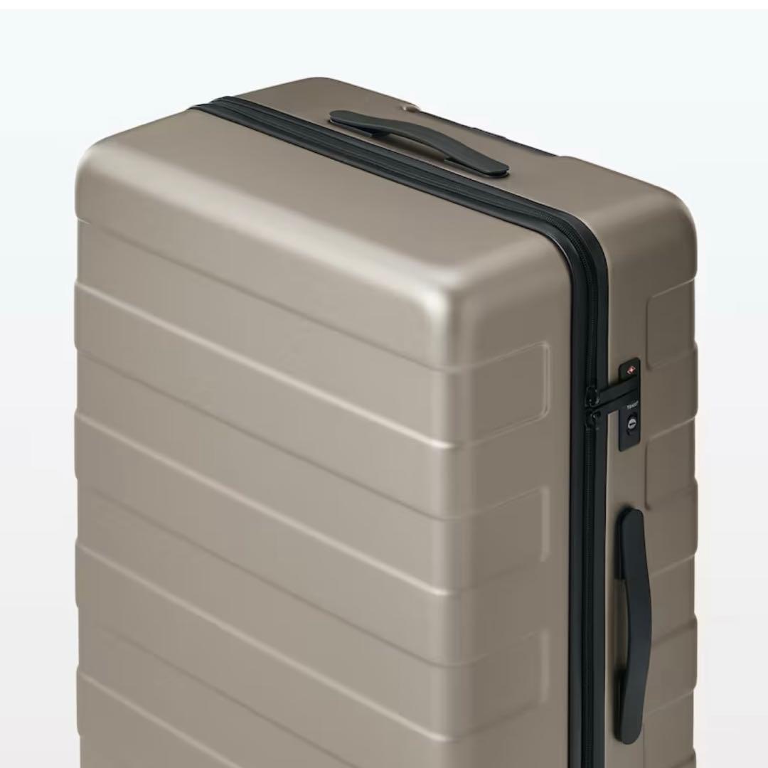 無印良品 TSAロック付きゴールド スーツケース 105L