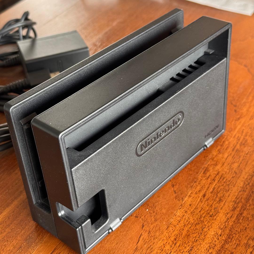 わ*ー様 Nintendo Switch 本体 青/赤 ジョイコン付き