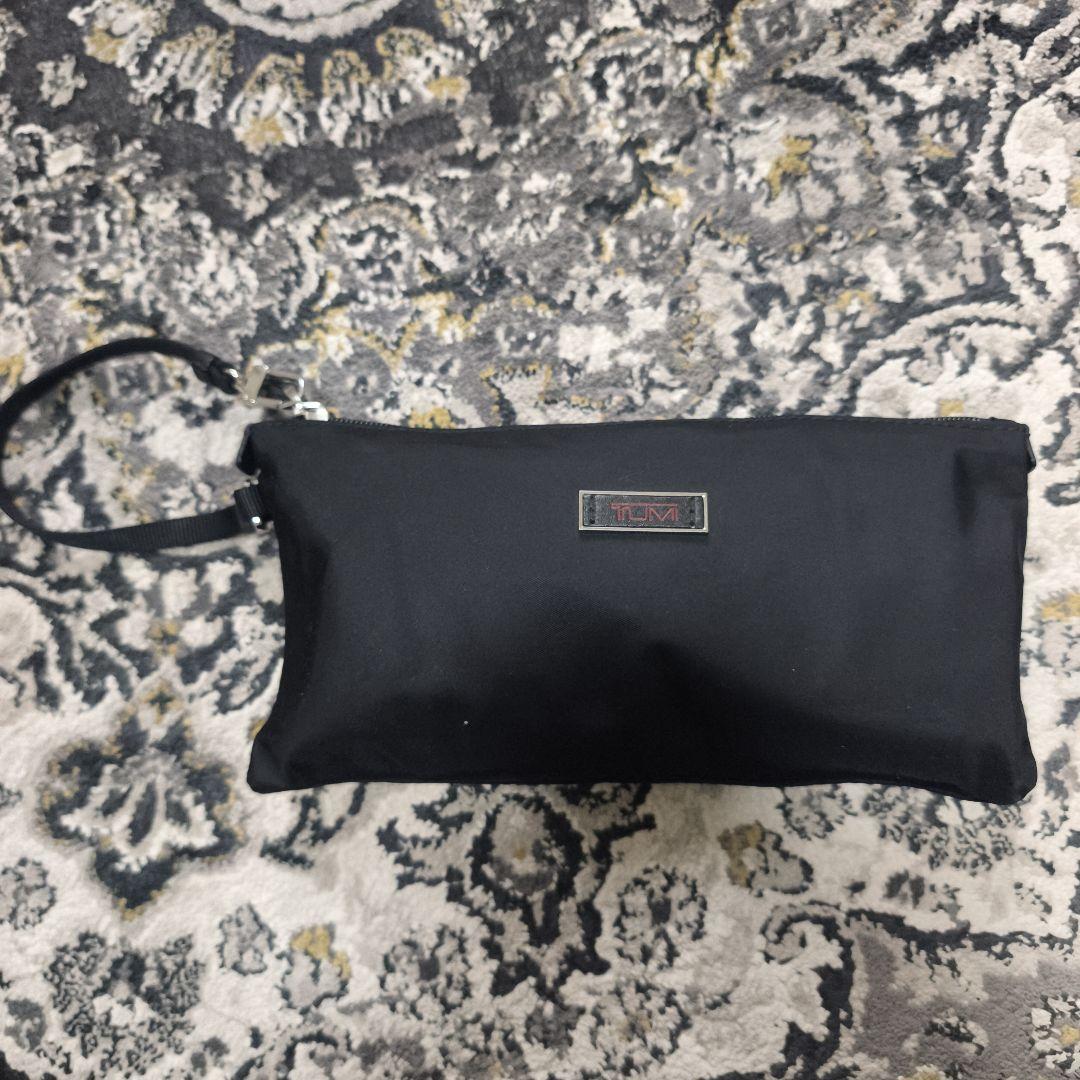 TUMI ブラック ナイロン　折り畳みトートバッグ　ラゲッジスルー付き