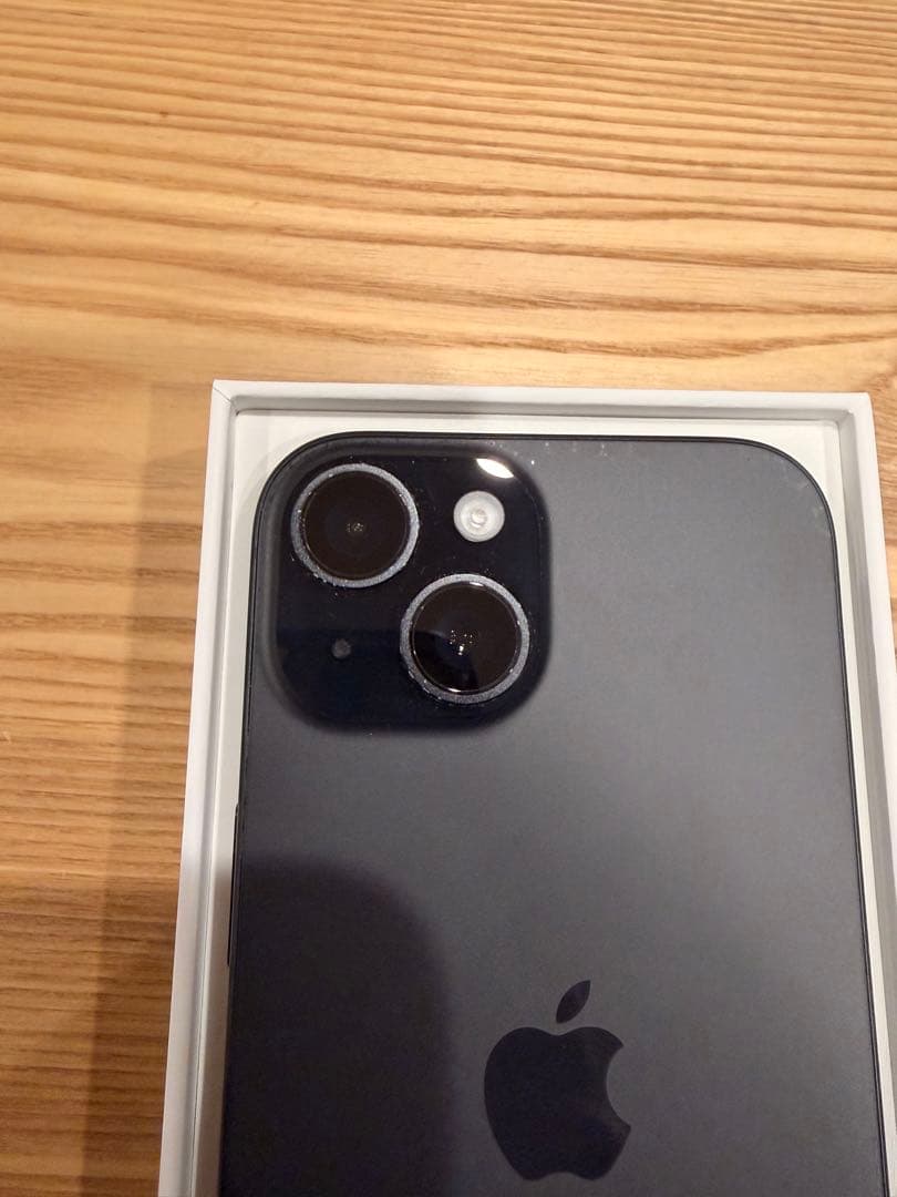 トンボ　iPhone15 128GB ブラック　Apple Store