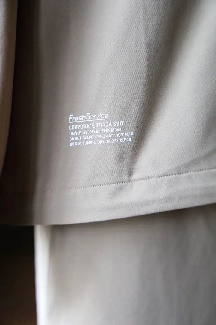 ウォーキング・ランニングウェア FreshService CORPORATE TRACK SUIT TAN M