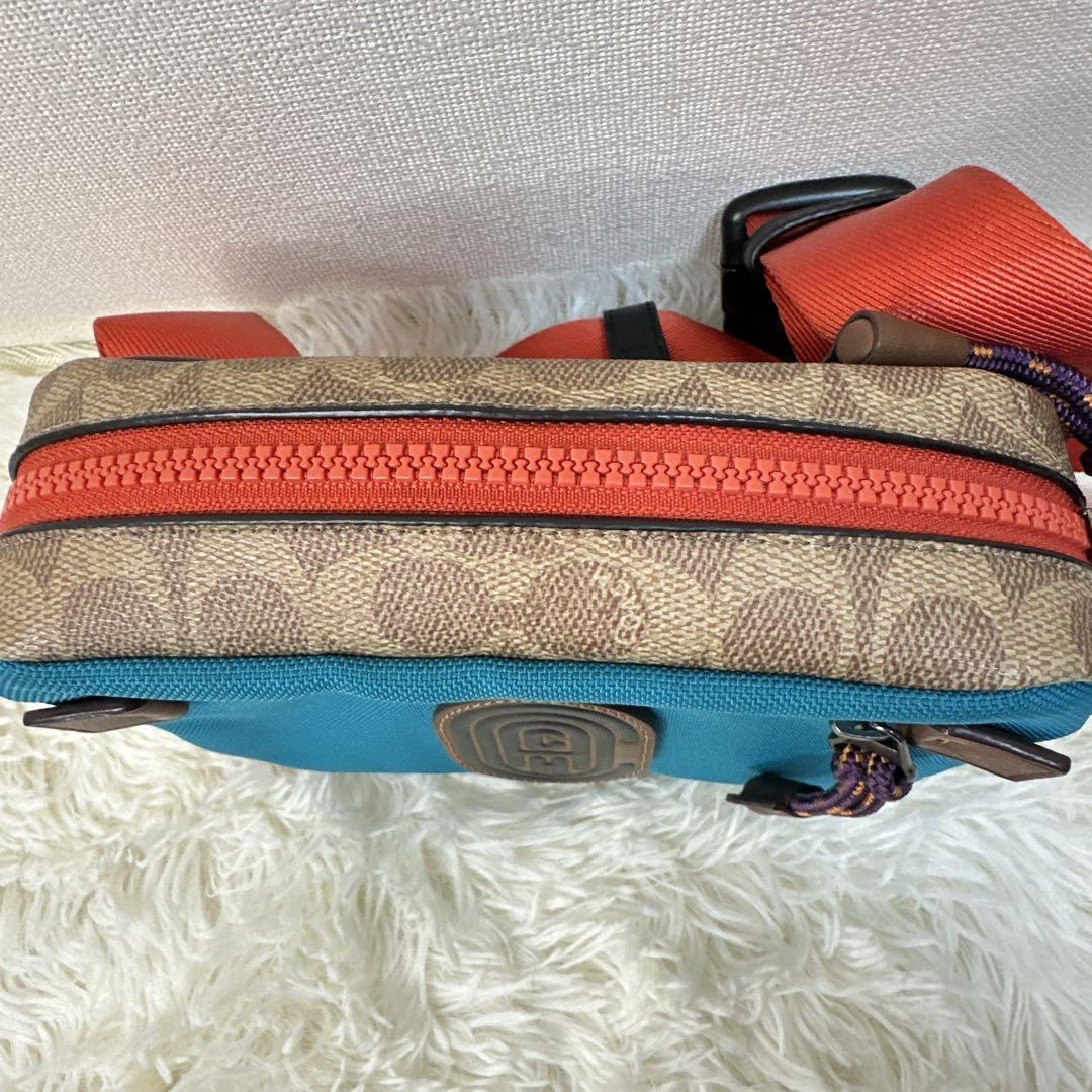 COACH ウエストバッグ シグネチャー柄 ベージュ ターコイズ 76157