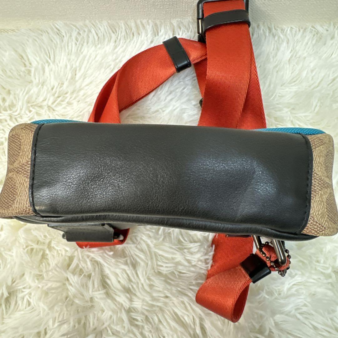 COACH ウエストバッグ シグネチャー柄 ベージュ ターコイズ 76157