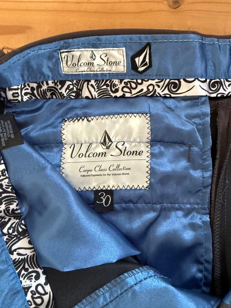 ボルコム VOLCOM スーツ セットアップ　カバー付き