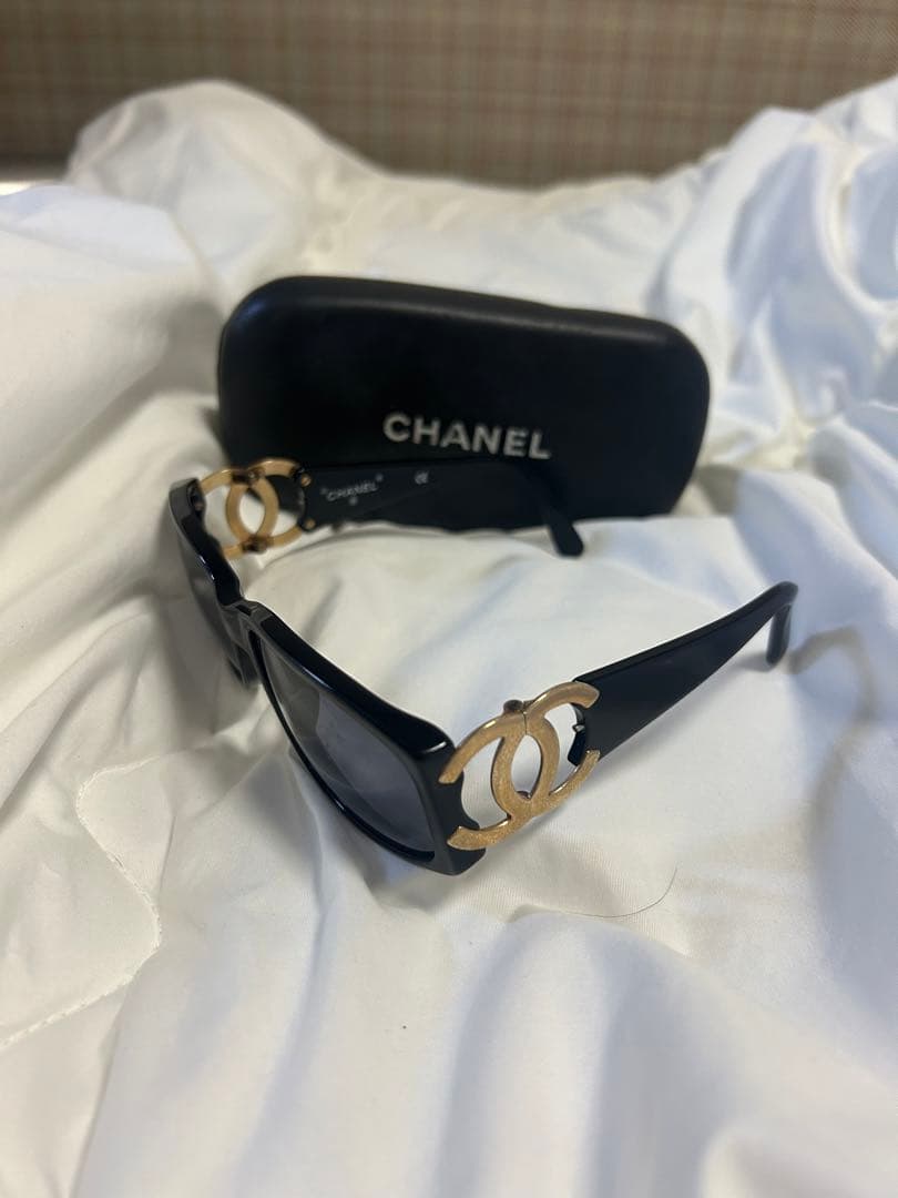 CHANEL サングラス ブラック ゴールドロゴ