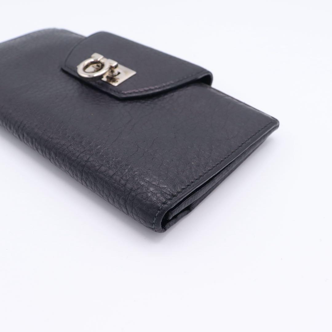 Salvatore Ferragamo フェラガモ　二つ折り財布　長財布　黒