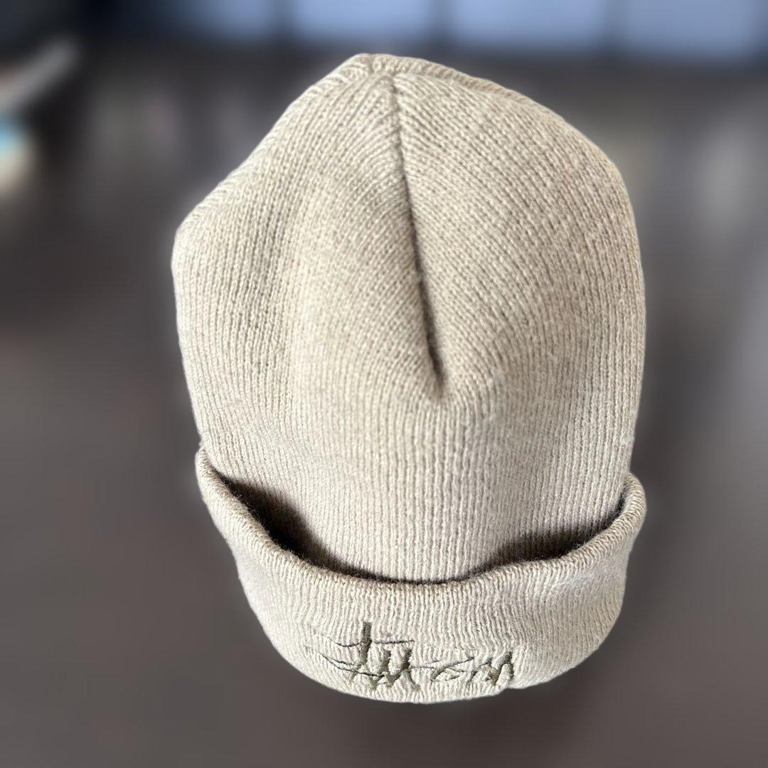 Stussy ベージュ ニット帽