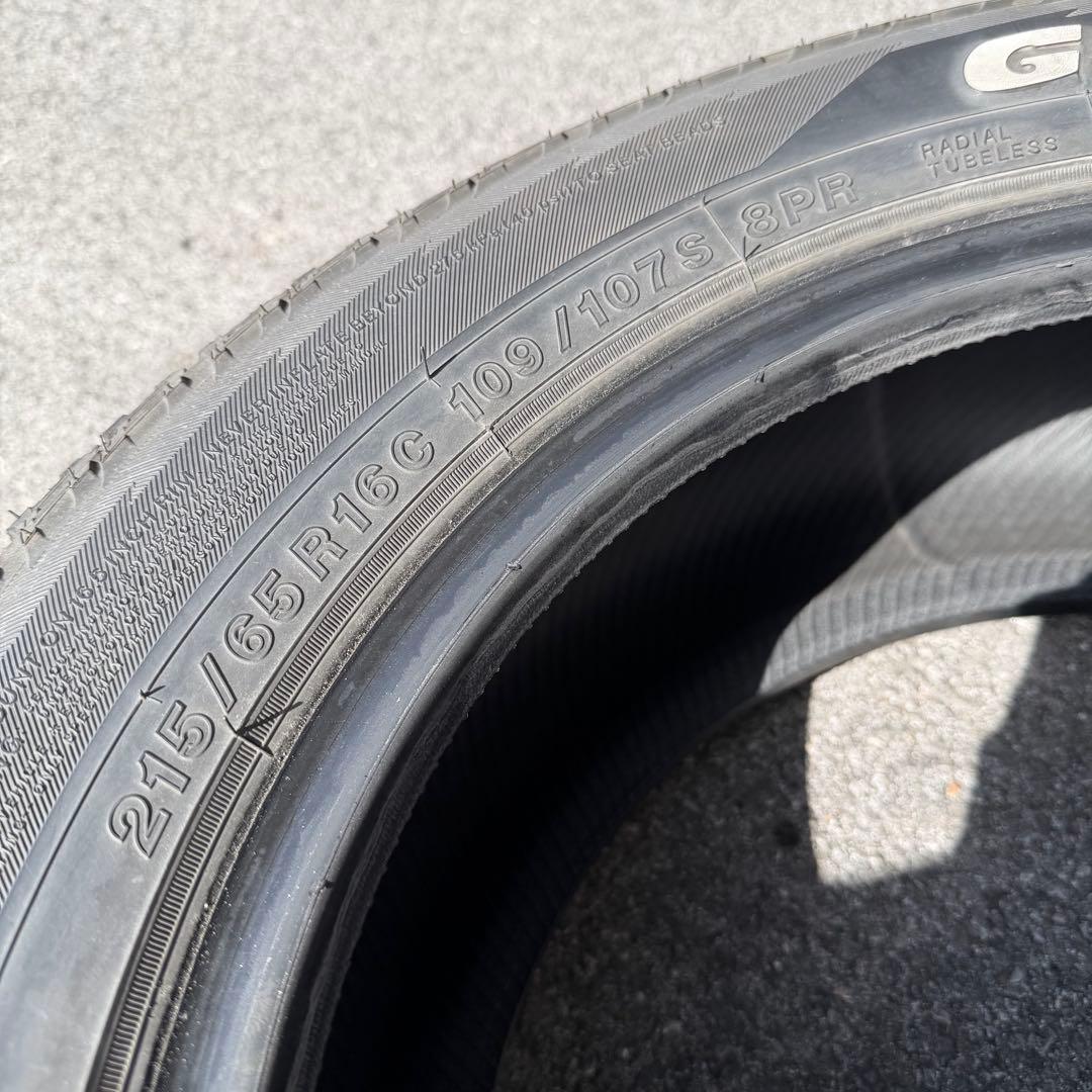 215/65R16 YOKOHAMA タイヤ