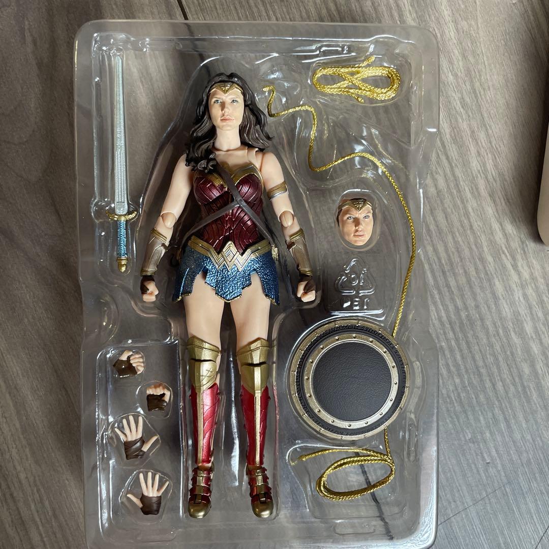 ワンダーウーマン ジャスティスリーグ S.H.Figuarts 3395