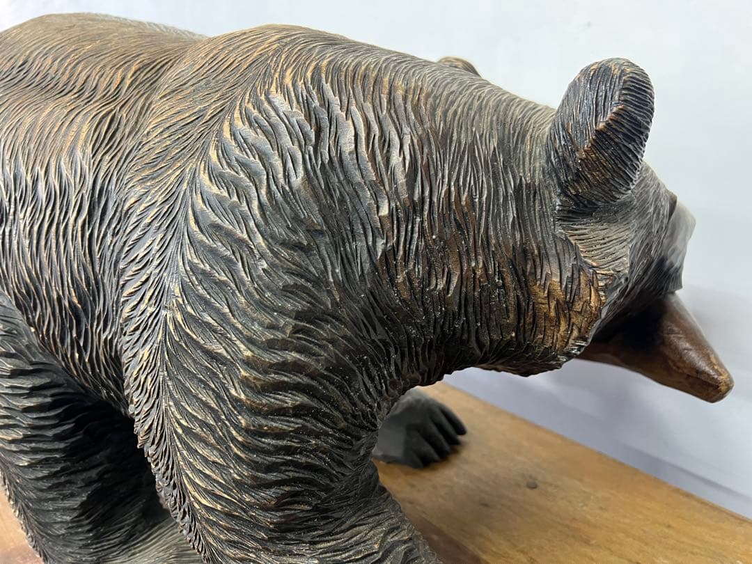 クマの彫刻　木彫　オブジェ