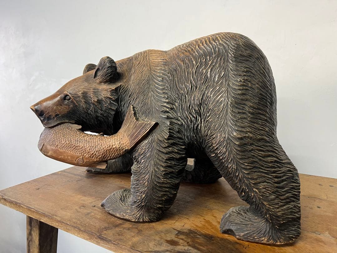 クマの彫刻　木彫　オブジェ